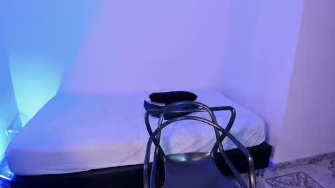 axel__fierro online show from 04/21/26, 01:42