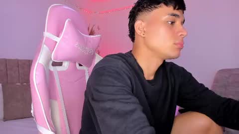 Snapshot of axel_cody_ chatting on 07/25/26, 12:47 AXEL online show from 07/25/26, 12:47