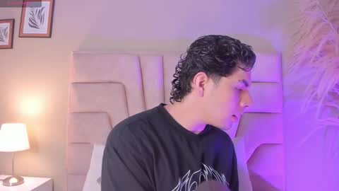 Yooung King  online show from 02/09/26, 11:14