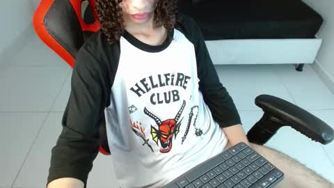 Snapshot of axel_fox7 chatting on 02/13/26, 12:17 Axel online show from 02/13/26, 12:17
