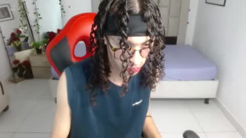 Snapshot of axel_fox7 chatting on 05/24/26, 01:10 Axel online show from 05/24/26, 01:10