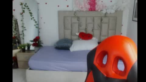 Snapshot of axel_fox7 chatting on 06/05/26, 01:12 Axel online show from 06/05/26, 01:12