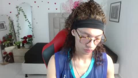 Snapshot of axel_fox7 chatting on 06/06/26, 01:00 Axel online show from 06/06/26, 01:00