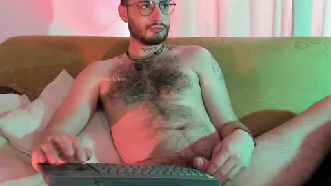 Snapshot of axel_giracr chatting on 04/20/26, 08:32 Sebstian online show from 04/20/26, 08:32