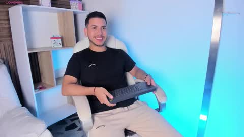axel_grey_ online show from 09/10/25, 12:38