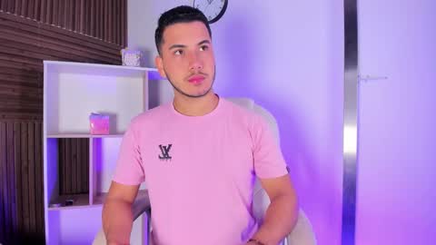 axel_grey_ online show from 10/27/25, 12:09