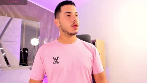 axel_grey_ online show from 01/06/26, 12:31