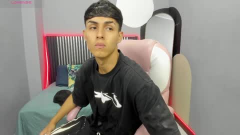 Snapshot of axel_mendoza_ chatting on 06/03/26, 09:09 A X E L online show from 06/03/26, 09:09