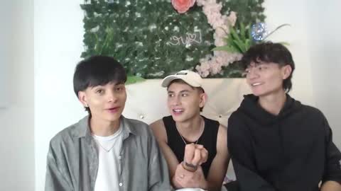 Snapshot of axel_milo_and_kairo chatting on 11/07/25, 10:21 axel_milo_and_kairo online show from 11/07/25, 10:21