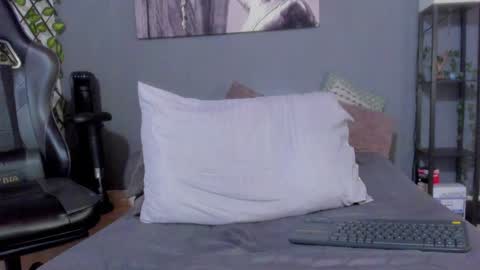 Axel online show from 01/04/25, 03:29