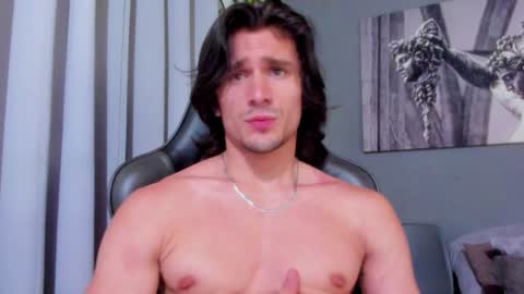 Axel online show from 01/08/25, 11:09