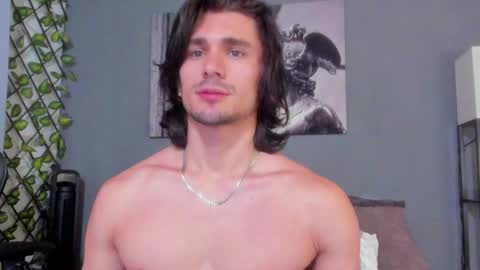 Axel online show from 01/12/25, 08:14