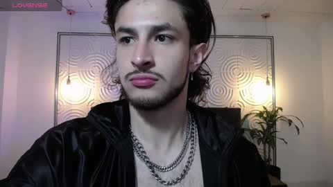 Snapshot of axel_porn_ chatting on 06/10/26, 01:06 Axel online show from 06/10/26, 01:06