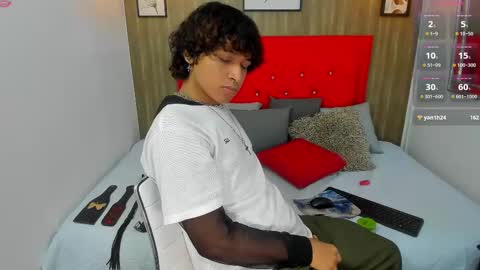 Snapshot of axel_ps chatting on 02/11/25, 06:55 Alex online show from 02/11/25, 06:55