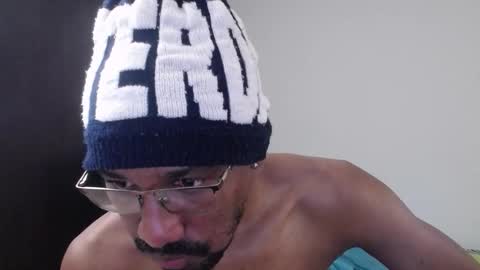 Snapshot of axel_rios_207467 chatting on 10/30/25, 03:35 axel rios online show from 10/30/25, 03:35