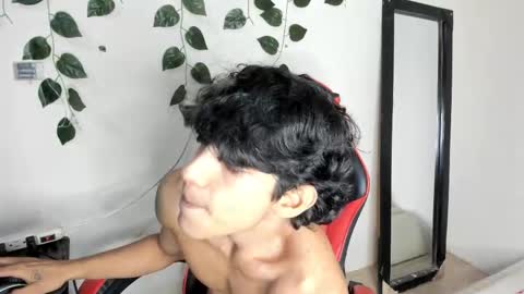 axel_rosse2 online show from 11/25/25, 10:43