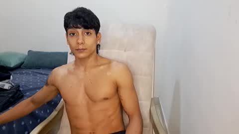 axel_rosse2 online show from 01/19/26, 08:40