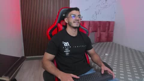 Snapshot of axel_stein2 chatting on 12/29/24, 04:16 Axel online show from 12/29/24, 04:16