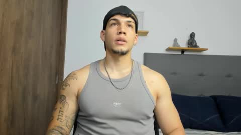 INDEPENDENT MODEL  online show from 09/25/25, 03:21