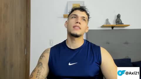 INDEPENDENT MODEL  online show from 11/01/25, 03:19