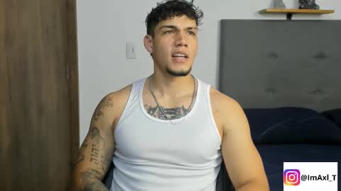 INDEPENDENT MODEL  online show from 11/12/25, 07:13