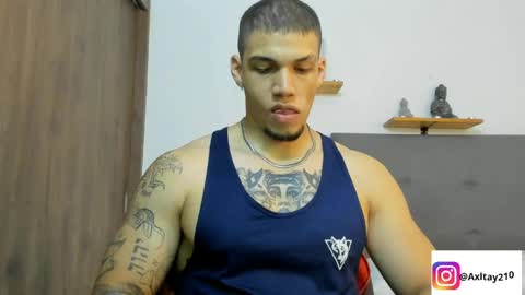 INDEPENDENT MODEL  online show from 05/20/26, 11:11