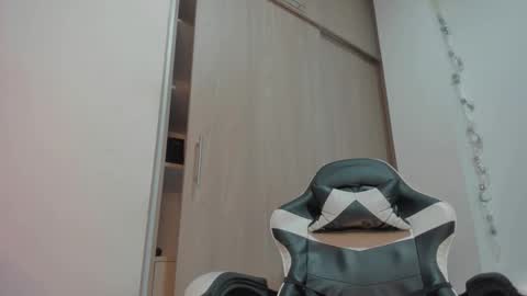 axelblaze_1 online show from 03/28/26, 12:16