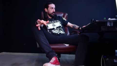 AxelColton online show from 11/12/25, 11:10