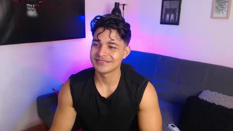 Snapshot of axell_dior chatting on 09/15/25, 08:20 axell online show from 09/15/25, 08:20