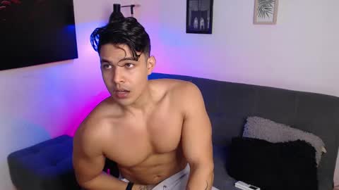 Snapshot of axell_dior chatting on 11/21/25, 05:33 axell online show from 11/21/25, 05:33