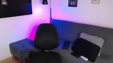 Snapshot of axell_dior chatting on 11/29/25, 01:41 axell online show from 11/29/25, 01:41