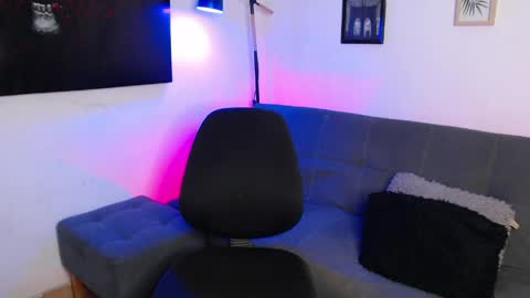 Snapshot of axell_dior chatting on 04/08/26, 02:00 axell online show from 04/08/26, 02:00