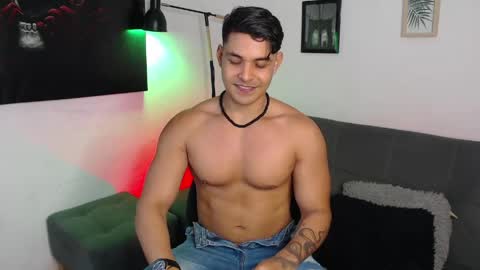 Snapshot of axell_dior chatting on 04/14/26, 04:35 axell online show from 04/14/26, 04:35