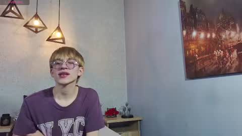 Snapshot of axell_stone chatting on 06/15/26, 08:33 axell_stone online show from 06/15/26, 08:33