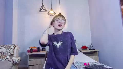 Snapshot of axell_stone chatting on 06/21/26, 02:03 axell_stone online show from 06/21/26, 02:03