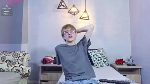 Snapshot of axell_stone chatting on 06/26/26, 10:25 axell_stone online show from 06/26/26, 10:25