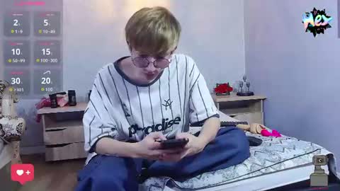 Snapshot of axell_stone chatting on 07/06/26, 09:39 axell_stone online show from 07/06/26, 09:39