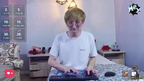 Snapshot of axell_stone chatting on 07/09/26, 10:14 axell_stone online show from 07/09/26, 10:14