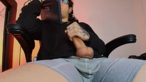 Snapshot of axellkush chatting on 03/17/26, 09:56 AxellKush online show from 03/17/26, 09:56