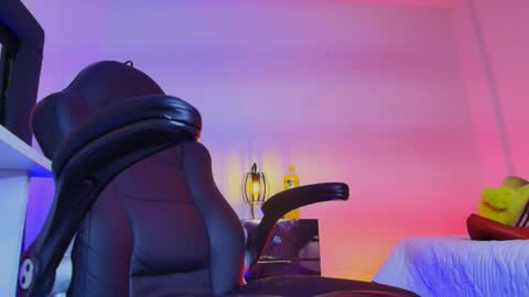 Snapshot of axellkush chatting on 03/20/26, 03:22 AxellKush online show from 03/20/26, 03:22