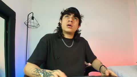 Snapshot of axellkush chatting on 03/21/26, 03:22 AxellKush online show from 03/21/26, 03:22