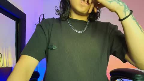 Snapshot of axellkush chatting on 03/21/26, 08:19 AxellKush online show from 03/21/26, 08:19