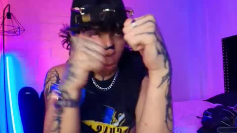 Snapshot of axellkush chatting on 03/27/26, 08:26 AxellKush online show from 03/27/26, 08:26