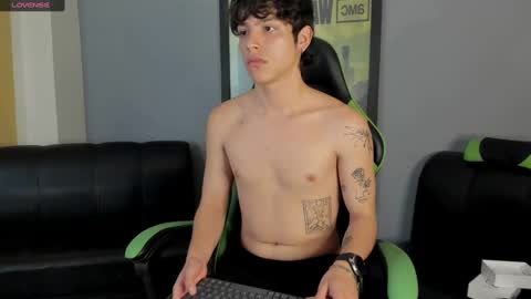 Axel Raven online show from 01/08/25, 04:54