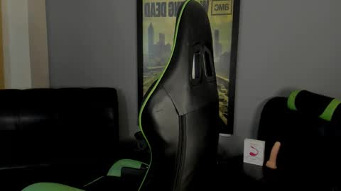 Axel Raven online show from 01/09/25, 04:17