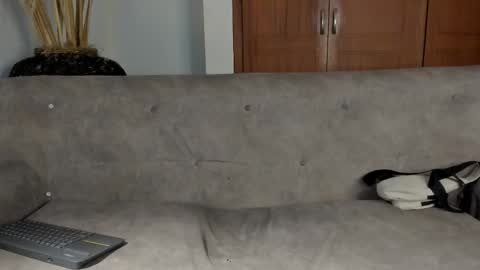 Axel Raven online show from 12/16/25, 02:11