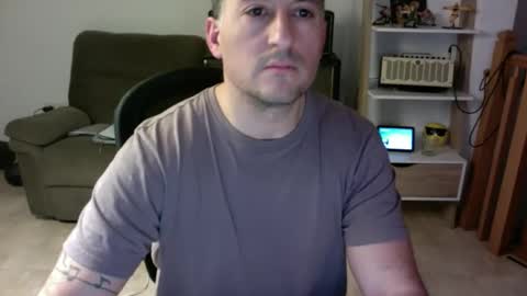 Snapshot of axelsex82 chatting on 12/15/25, 04:11 axelsex82 online show from 12/15/25, 04:11