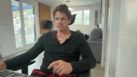 Snapshot of axelshore_ chatting on 04/24/26, 01:57 Axel Shore online show from 04/24/26, 01:57