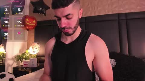 Snapshot of axelthompsom chatting on 10/29/25, 11:56 Axel Thompsom online show from 10/29/25, 11:56