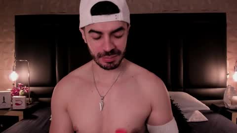 Snapshot of axelthompsom chatting on 11/12/25, 12:05 Axel Thompsom online show from 11/12/25, 12:05